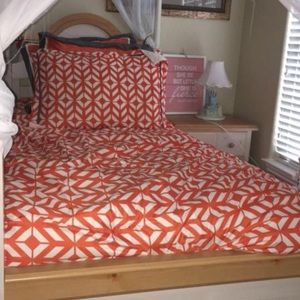 Kathy Ireland boutique bedroom set